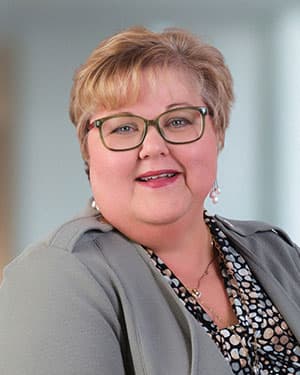 Liz Swanson headshot